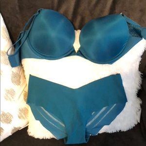 Victoria Secret Bra and Panty Set